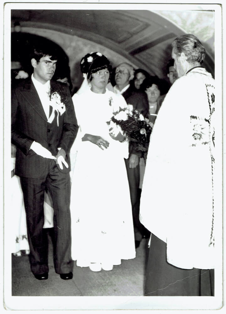 Sobáš 04.09.1976, sobášil otec duchovný Bugir