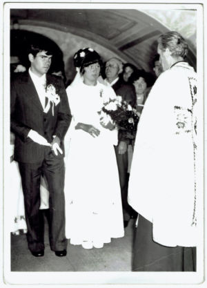 Sobáš 04.09.1976, sobášil otec duchovný Bugir