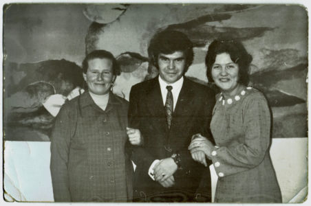 Stušková, rok 1974. Na fotografii Anna Petríková, Ľudmila Polaščinová, Alexander Urda