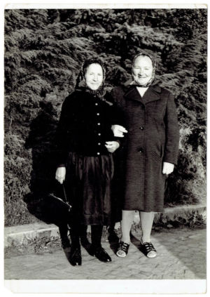 mama Zuzana Polaščínová s kamarátkou